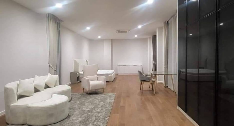 Haus zur Miete und zum Kauf mit 5 Zimmer in Wang Thonglang, Bangkok
