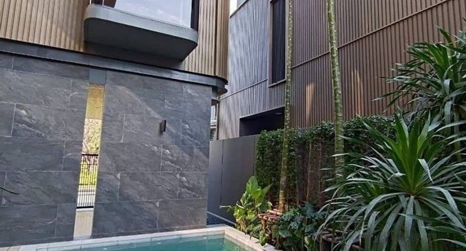 Haus zur Miete und zum Kauf mit 5 Zimmer in Wang Thonglang, Bangkok