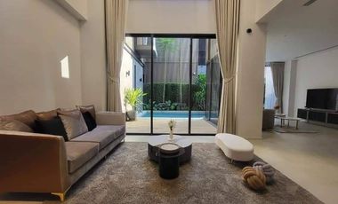 For rent and for sale 5 bedrooms house in Wang Thonglang, Bangkok