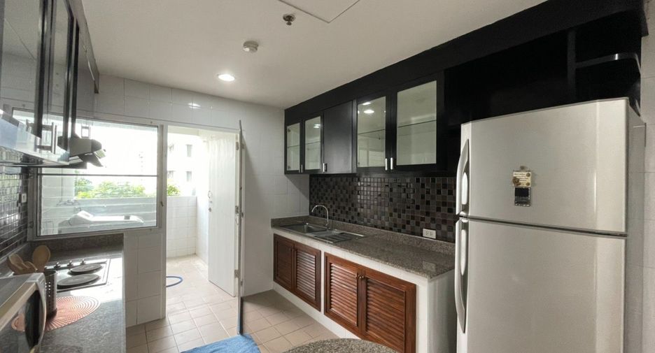 For rent 3 bedrooms condo in Watthana, Bangkok