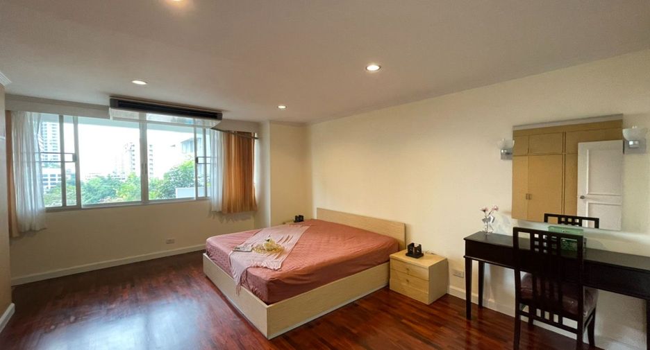 For rent 3 bedrooms condo in Watthana, Bangkok