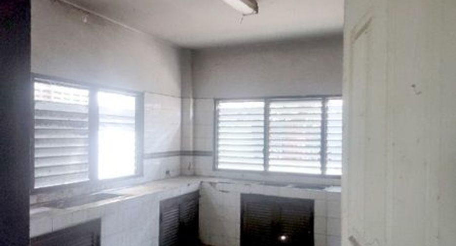 Продажа 5 спальни дом в Сарапхи, Чианг Маи
