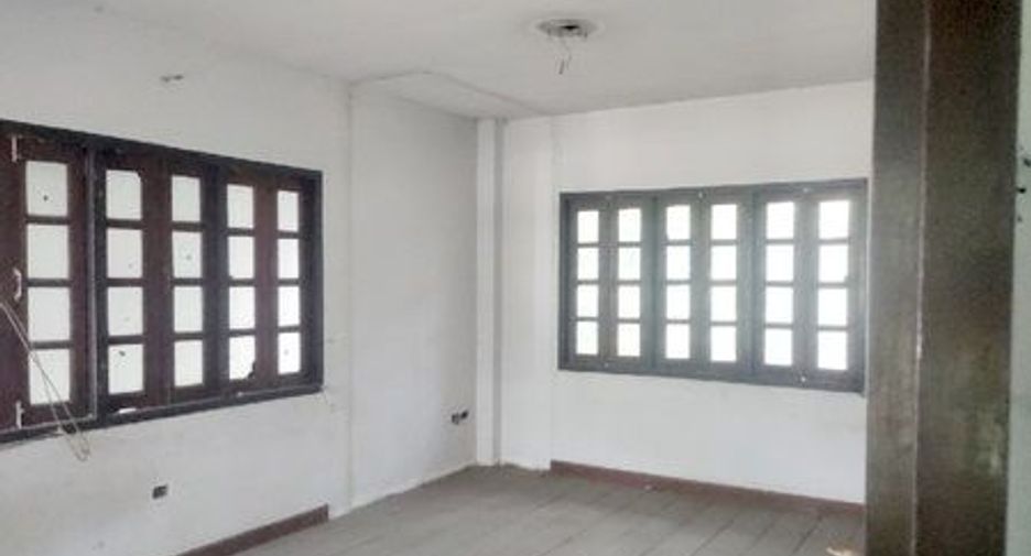 Продажа 5 спальни дом в Сарапхи, Чианг Маи