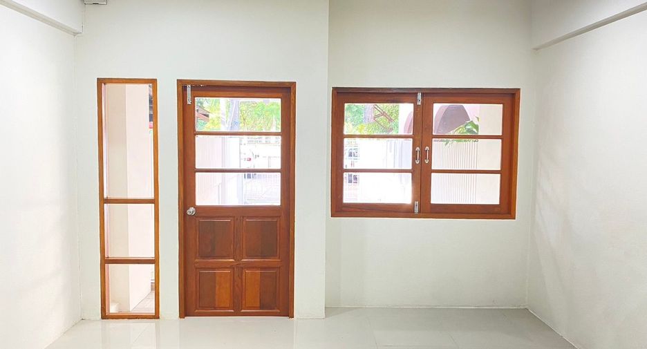 For sale 2 Beds townhouse in Hang Dong, Chiang Mai
