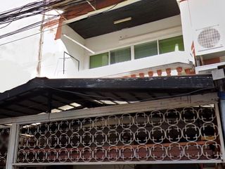 Аренда 2 спальни таунхаус в Пхра Кханонг, Бангкок