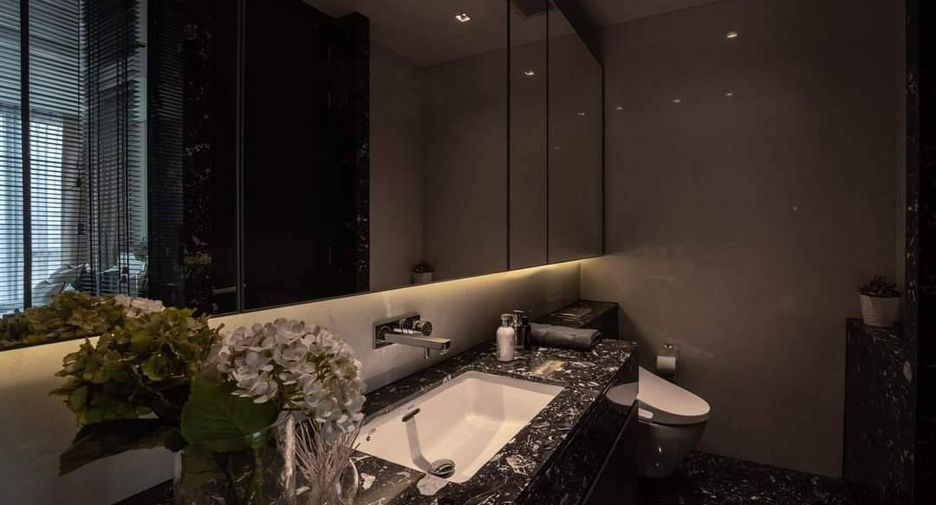 À louer et à vendre 1 chambre condo à Khlong Toei, Bangkok