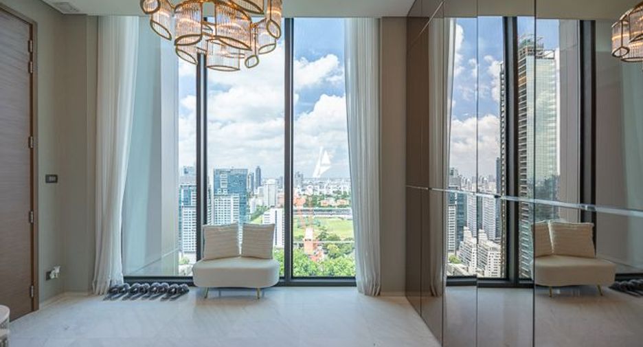 À louer et à vendre 3 chambres condo à Pathum Wan, Bangkok