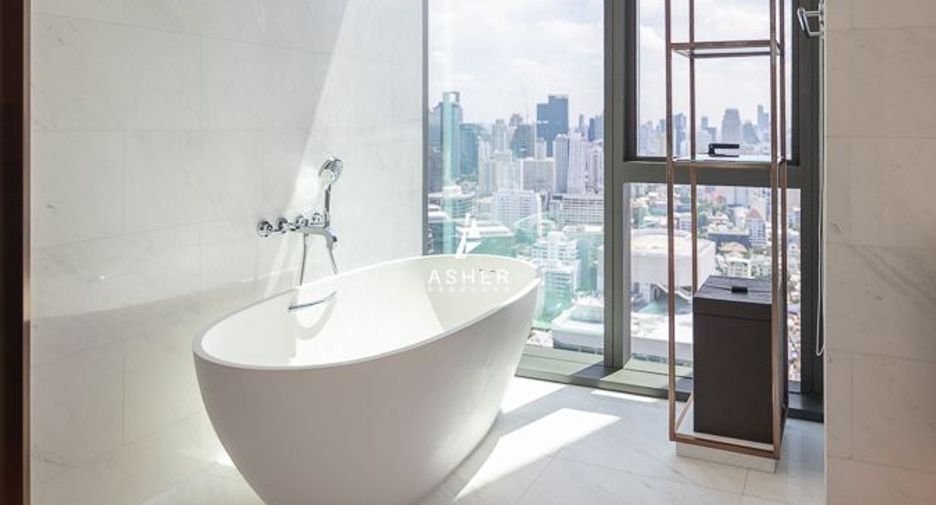 À louer et à vendre 3 chambres condo à Pathum Wan, Bangkok