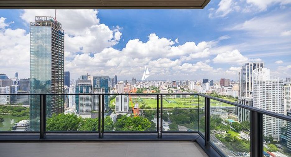 À louer et à vendre 3 chambres condo à Pathum Wan, Bangkok
