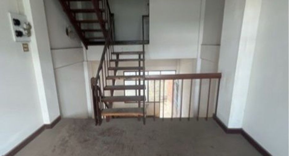 出售 2 卧室 联排别墅 在 Mueang Lampang, Lampang