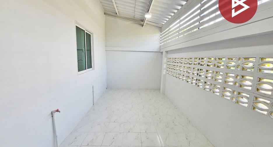 For sale 3 bed townhouse in Mueang Nakhon Ratchasima, Nakhon Ratchasima