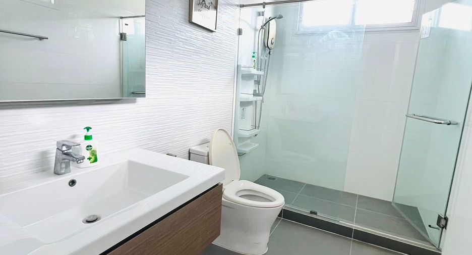 For rent 4 bedrooms house in Bang Phli, Samut Prakan