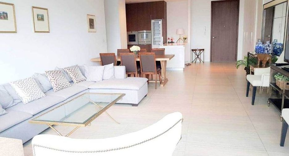 À louer 2 chambres condo à Pathum Wan, Bangkok