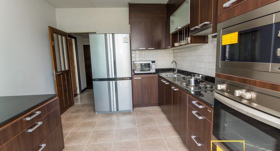For rent 4 Beds apartment in Sathon, Bangkok