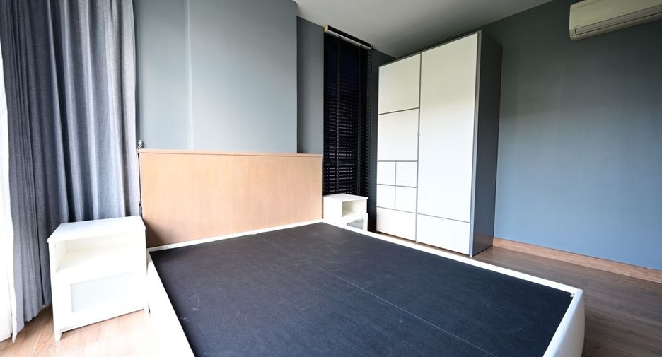 For sale 2 bed condo in Phaya Thai, Bangkok