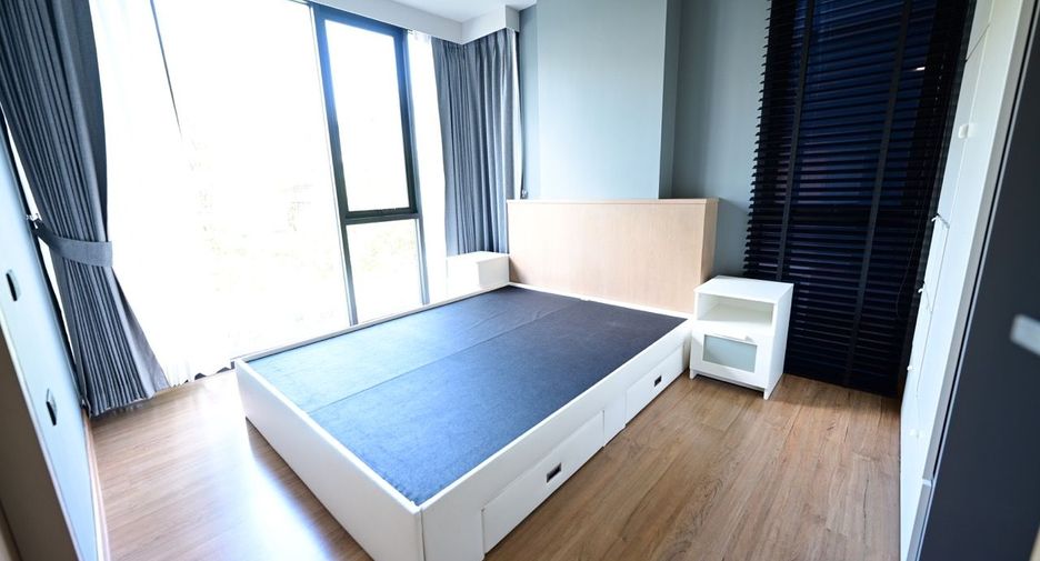 For sale 2 bed condo in Phaya Thai, Bangkok