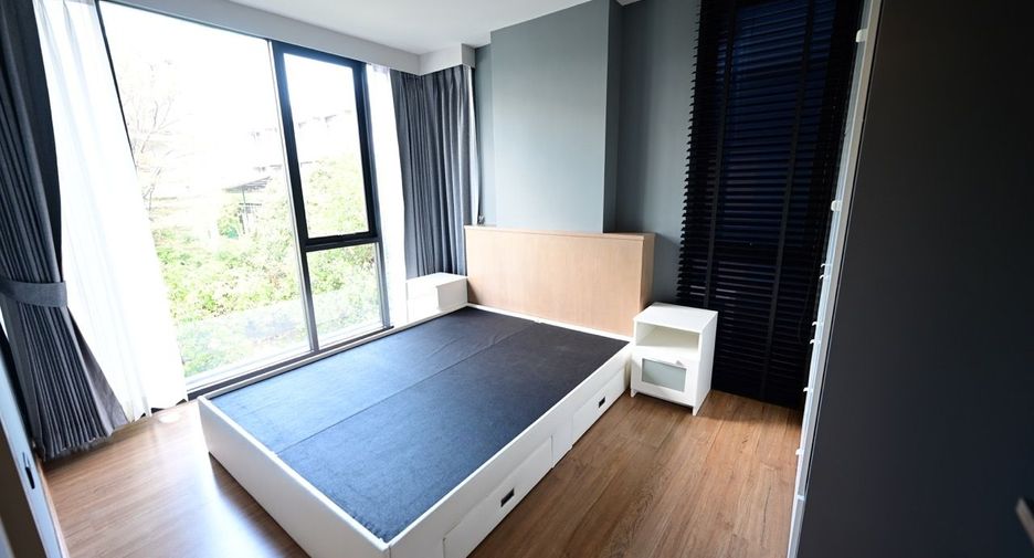 For sale 2 bed condo in Phaya Thai, Bangkok
