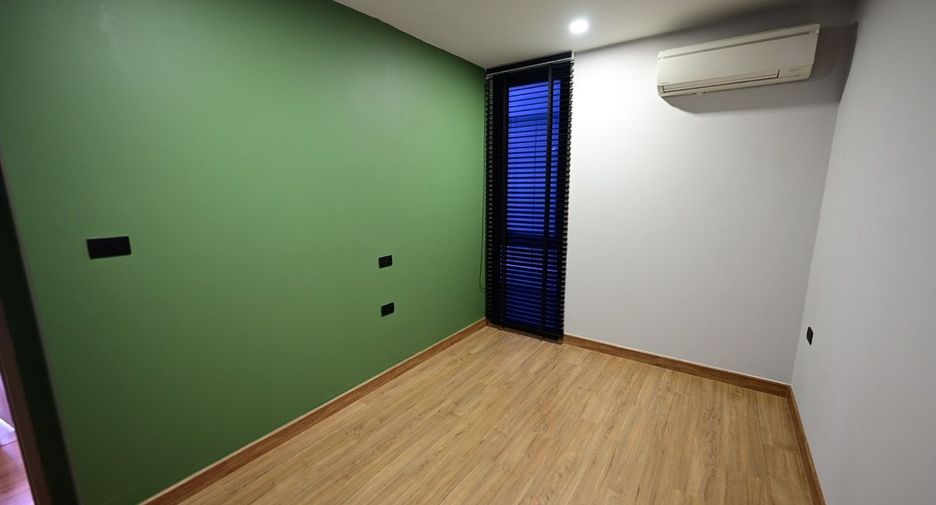 For sale 2 bed condo in Phaya Thai, Bangkok