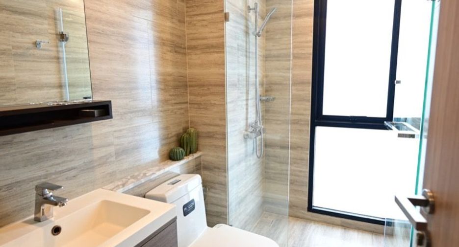 For sale 2 bed condo in Phaya Thai, Bangkok