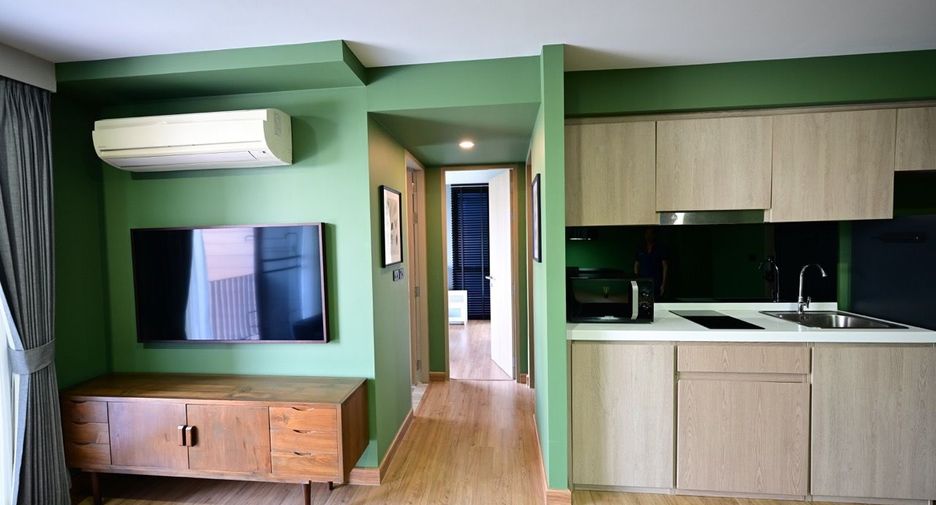For sale 2 bed condo in Phaya Thai, Bangkok