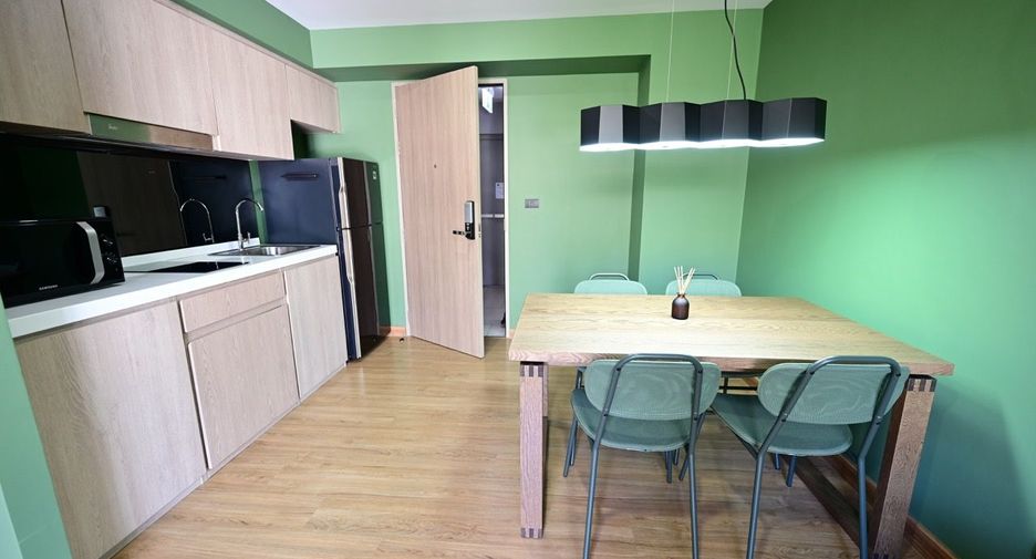For sale 2 bed condo in Phaya Thai, Bangkok