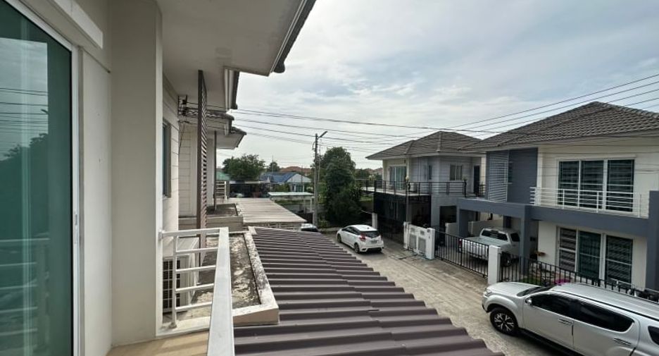 For sale 3 bedrooms house in Mueang Chon Buri, Chonburi
