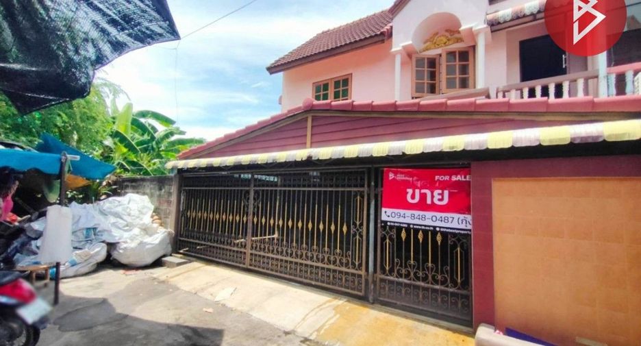 For sale 4 Beds townhouse in Mueang Chachoengsao, Chachoengsao