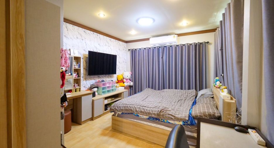 For sale 5 bed house in Sam Phran, Nakhon Pathom