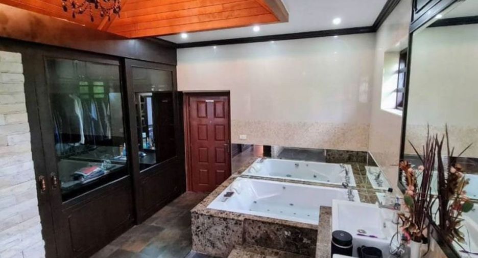 À vendre 5 chambres maison à Bang Lamung, Chonburi