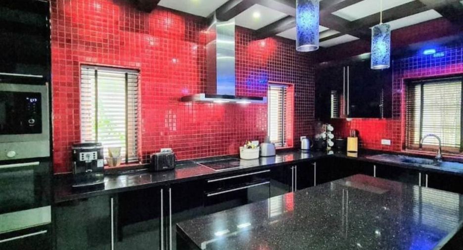 À vendre 5 chambres maison à Bang Lamung, Chonburi