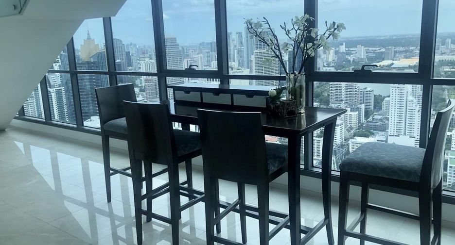 For rent 3 bedrooms condo in Khlong Toei, Bangkok
