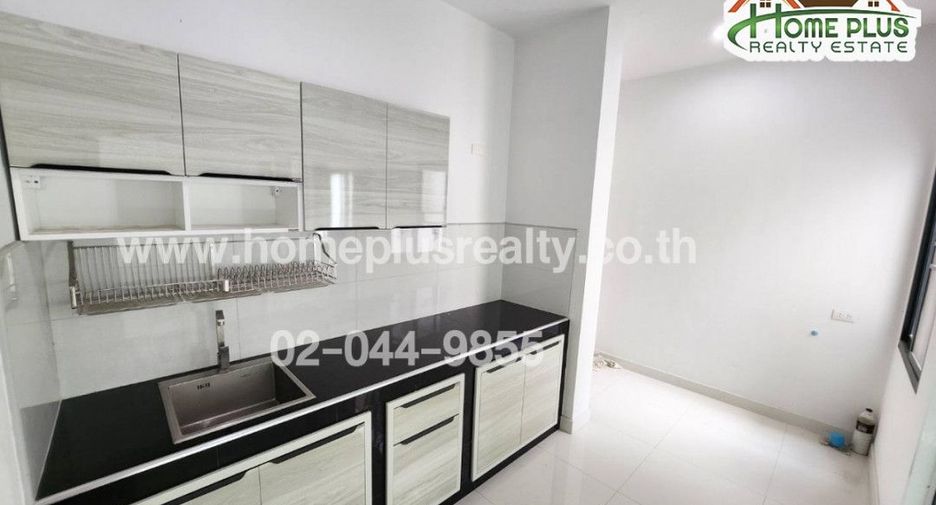 For sale 4 ベッドルーム house in Lam Luk Ka, Pathum Thani