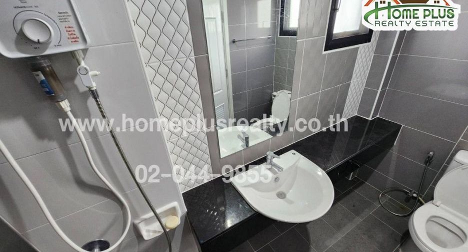 For sale 4 ベッドルーム house in Lam Luk Ka, Pathum Thani