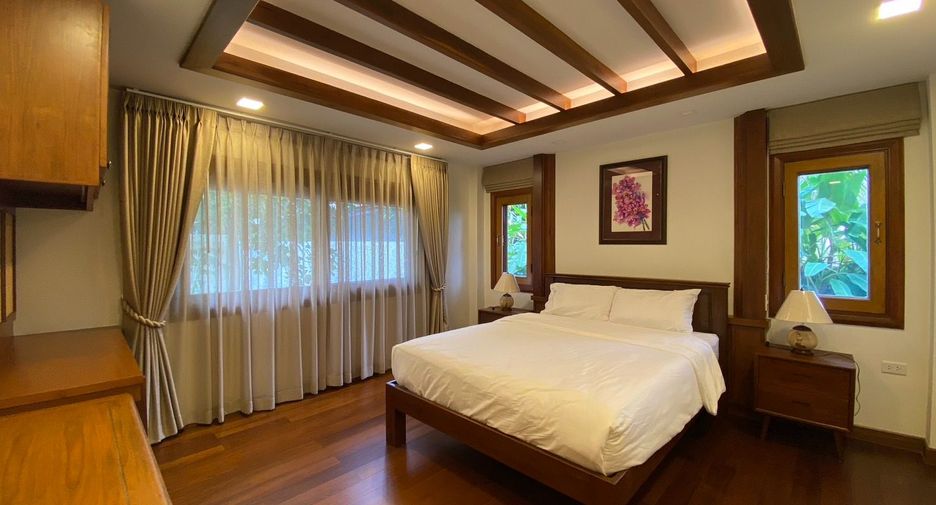 For sale 4 bedrooms villa in Saraphi, Chiang Mai