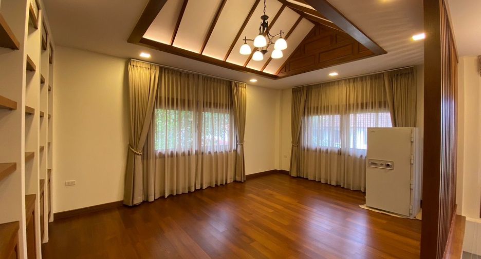 For sale 4 bedrooms villa in Saraphi, Chiang Mai