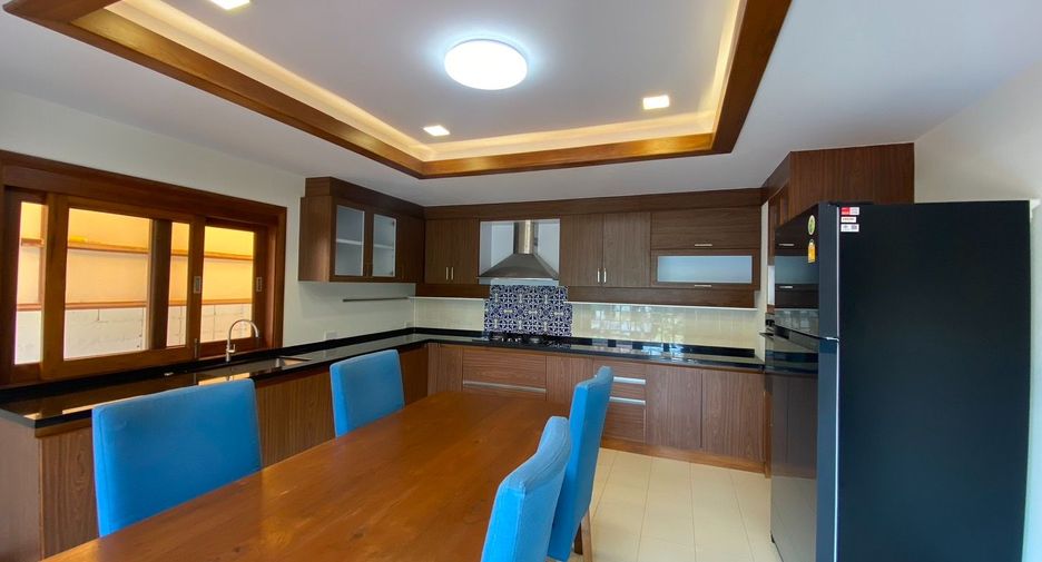 For sale 4 bedrooms villa in Saraphi, Chiang Mai