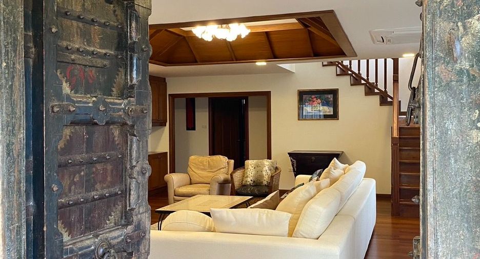 For sale 4 bedrooms villa in Saraphi, Chiang Mai
