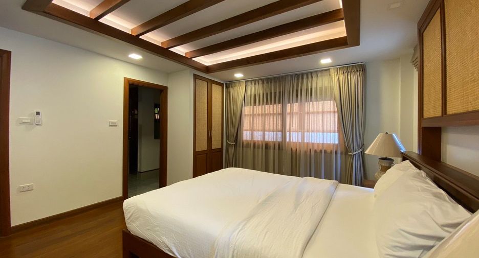 For sale 4 bedrooms villa in Saraphi, Chiang Mai