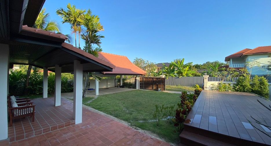 For sale 4 bedrooms villa in Saraphi, Chiang Mai