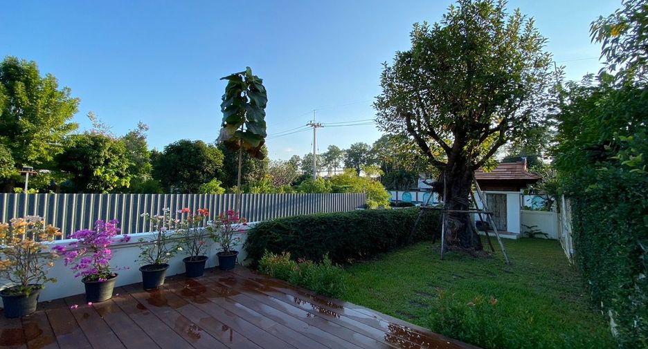 For sale 4 bedrooms villa in Saraphi, Chiang Mai