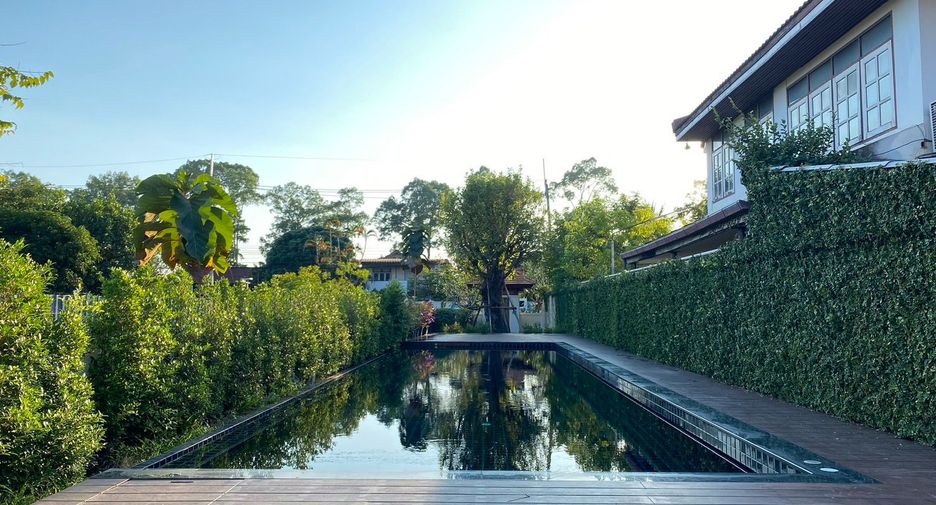 For sale 4 bedrooms villa in Saraphi, Chiang Mai