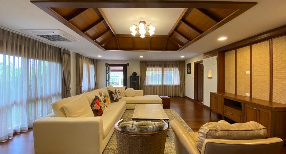 For sale 4 bedrooms villa in Saraphi, Chiang Mai