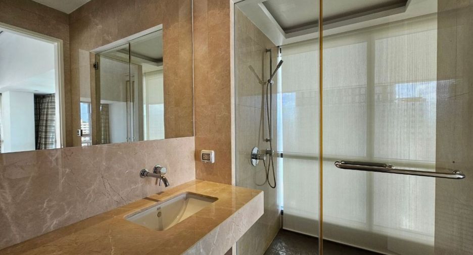 For rent and for sale 3 bedrooms condo in Watthana, Bangkok