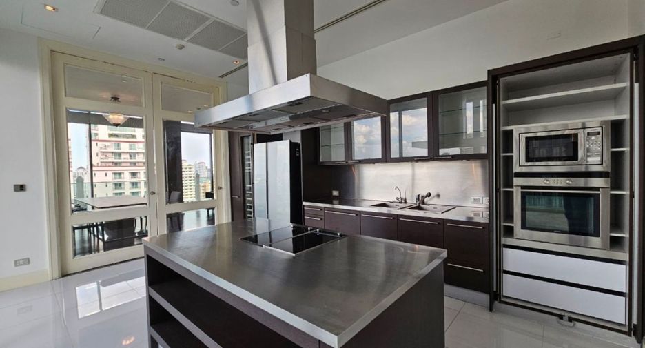 For rent and for sale 3 bedrooms condo in Watthana, Bangkok