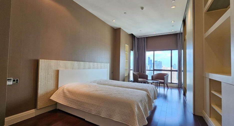 For rent and for sale 3 bedrooms condo in Watthana, Bangkok