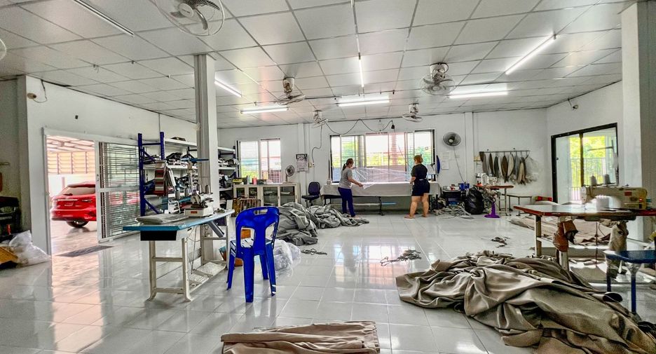 For sale retail Space in Lam Luk Ka, Pathum Thani
