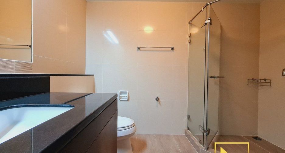 Apartment zur Miete mit 3 Zimmer in Khlong Toei, Bangkok