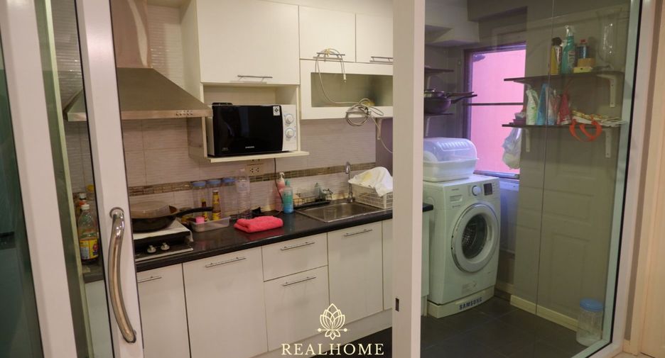 For rent 2 bedrooms apartment in Yan Nawa, Bangkok