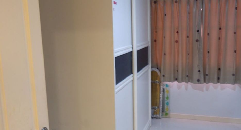 For rent 2 bedrooms apartment in Yan Nawa, Bangkok