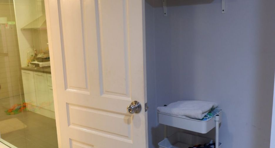 For rent 2 bedrooms apartment in Yan Nawa, Bangkok